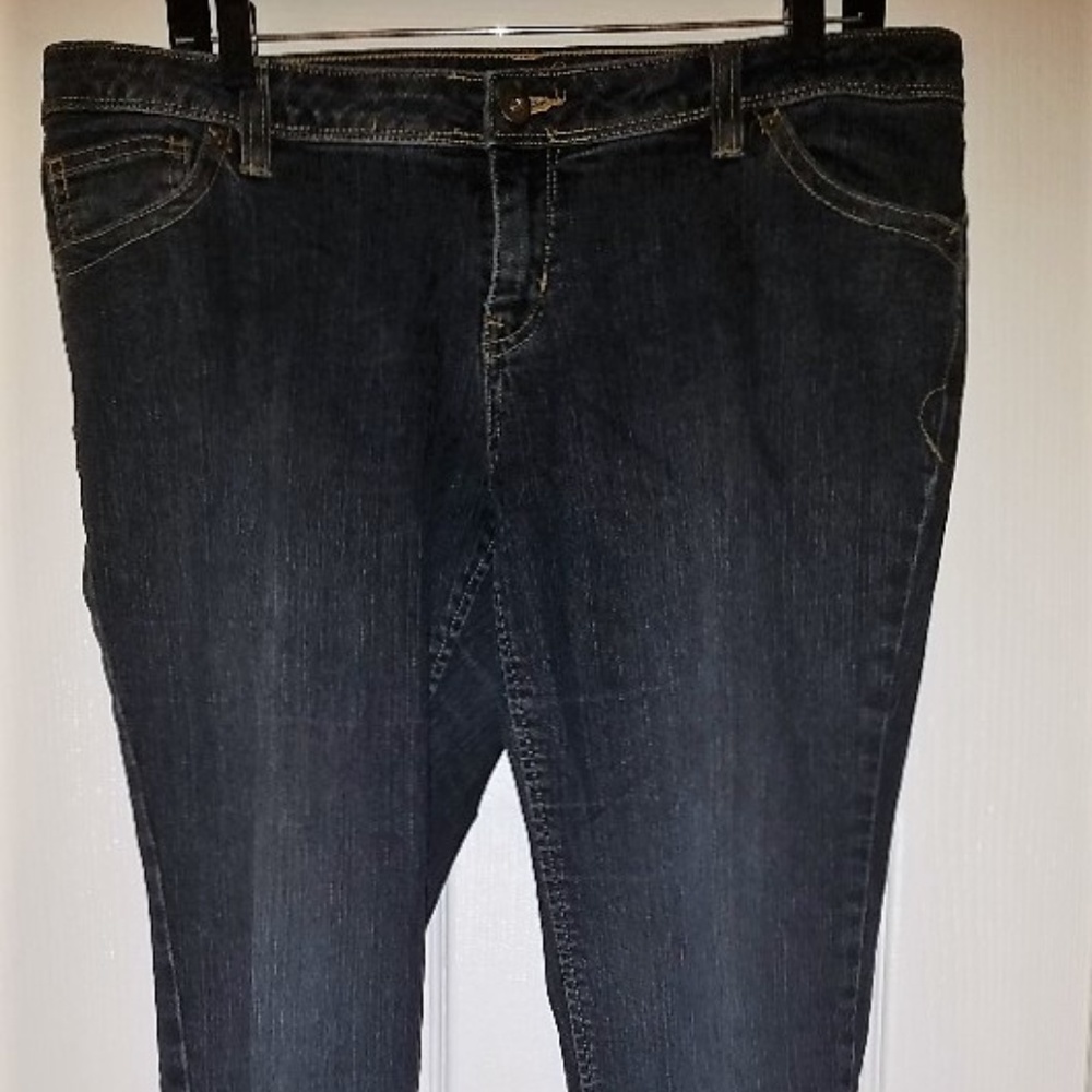 LEVEL EIGHT STRETCH DENIM SKINNY JEANS